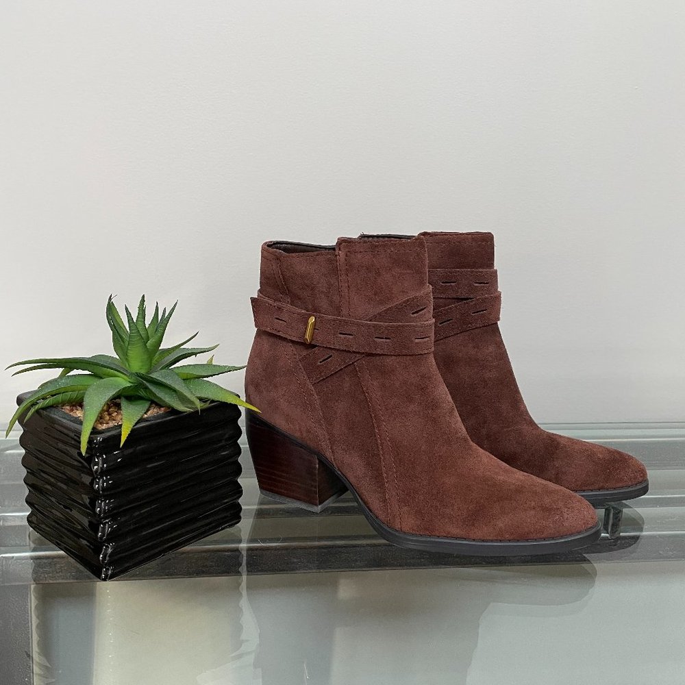 Naturalizer Fenya Suede Booties